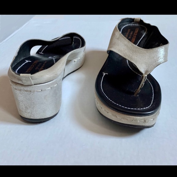 Donald J Pliner metallic shoes - Picture 6 of 6